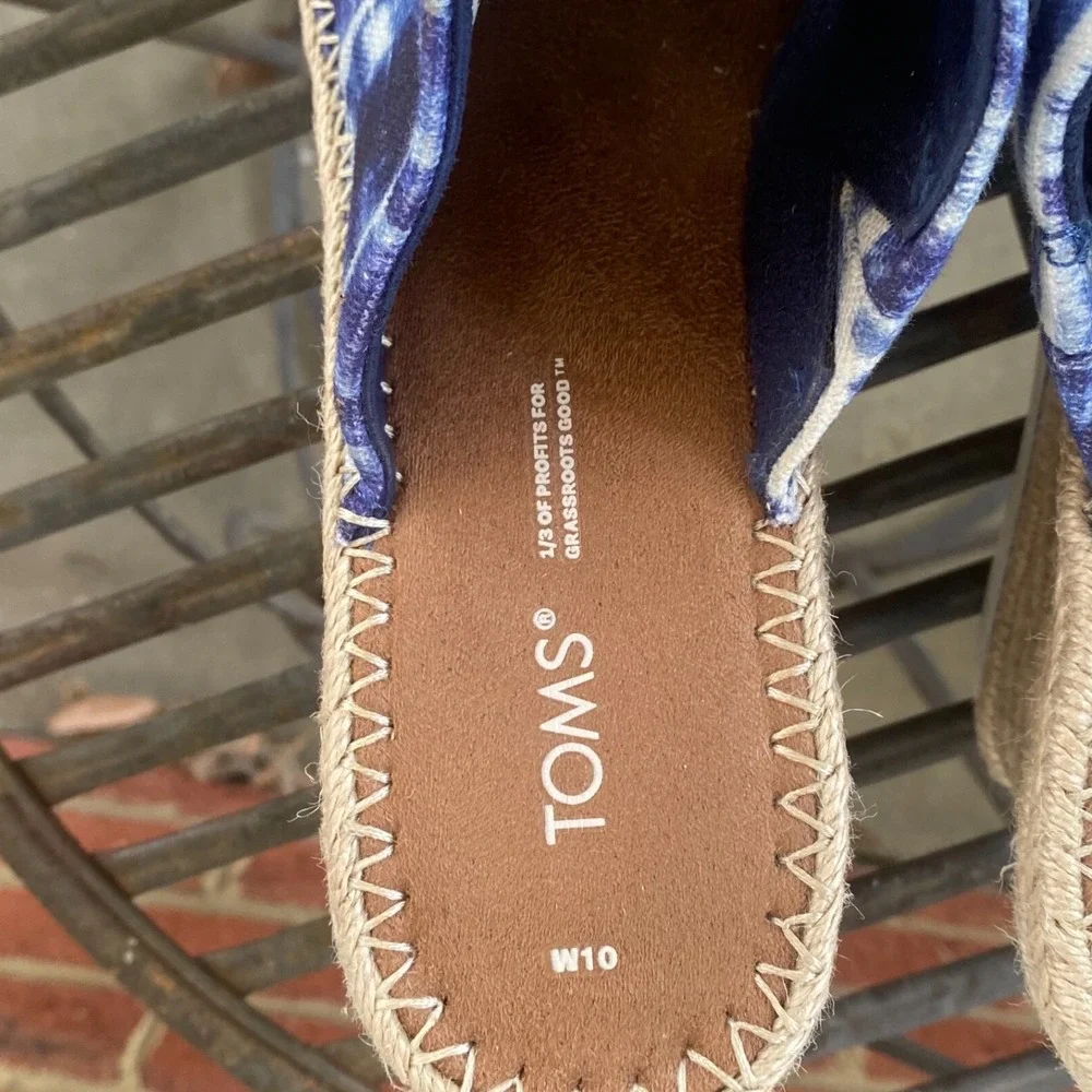 Toms Monica Tie Dye Shoe‎ 10 Wide Blue White Mule Beach Cruise Boho July 4